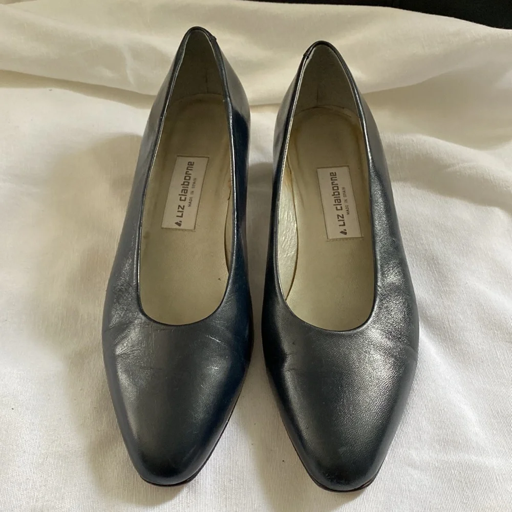 Vintage Liz Claibborne navy blue 2" tulip heels pumps - Picture 2 of 9